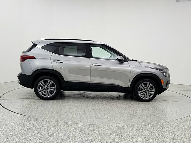Used 2023 Kia Seltos S AWD/4WD image 4