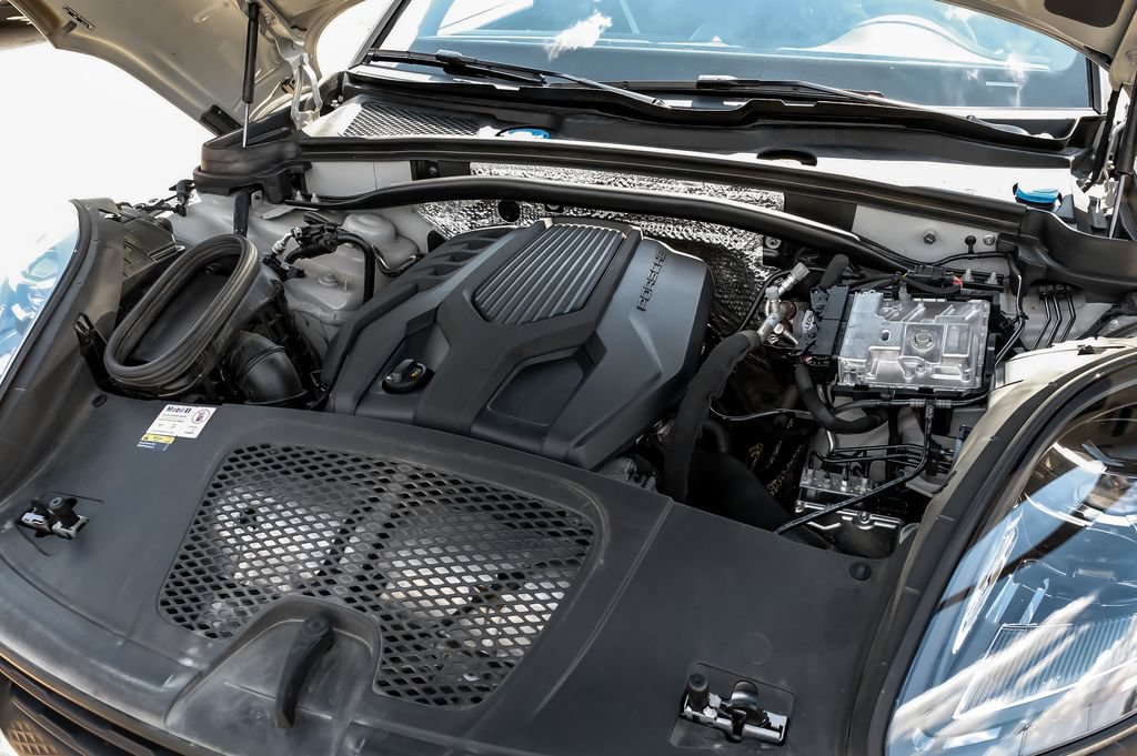 Used 2024 Porsche Macan AWD/4WD image 51