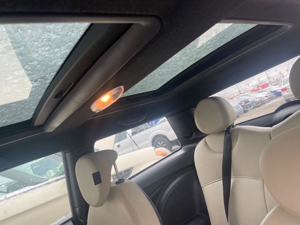 Used 2011 MINI Cooper S image 9