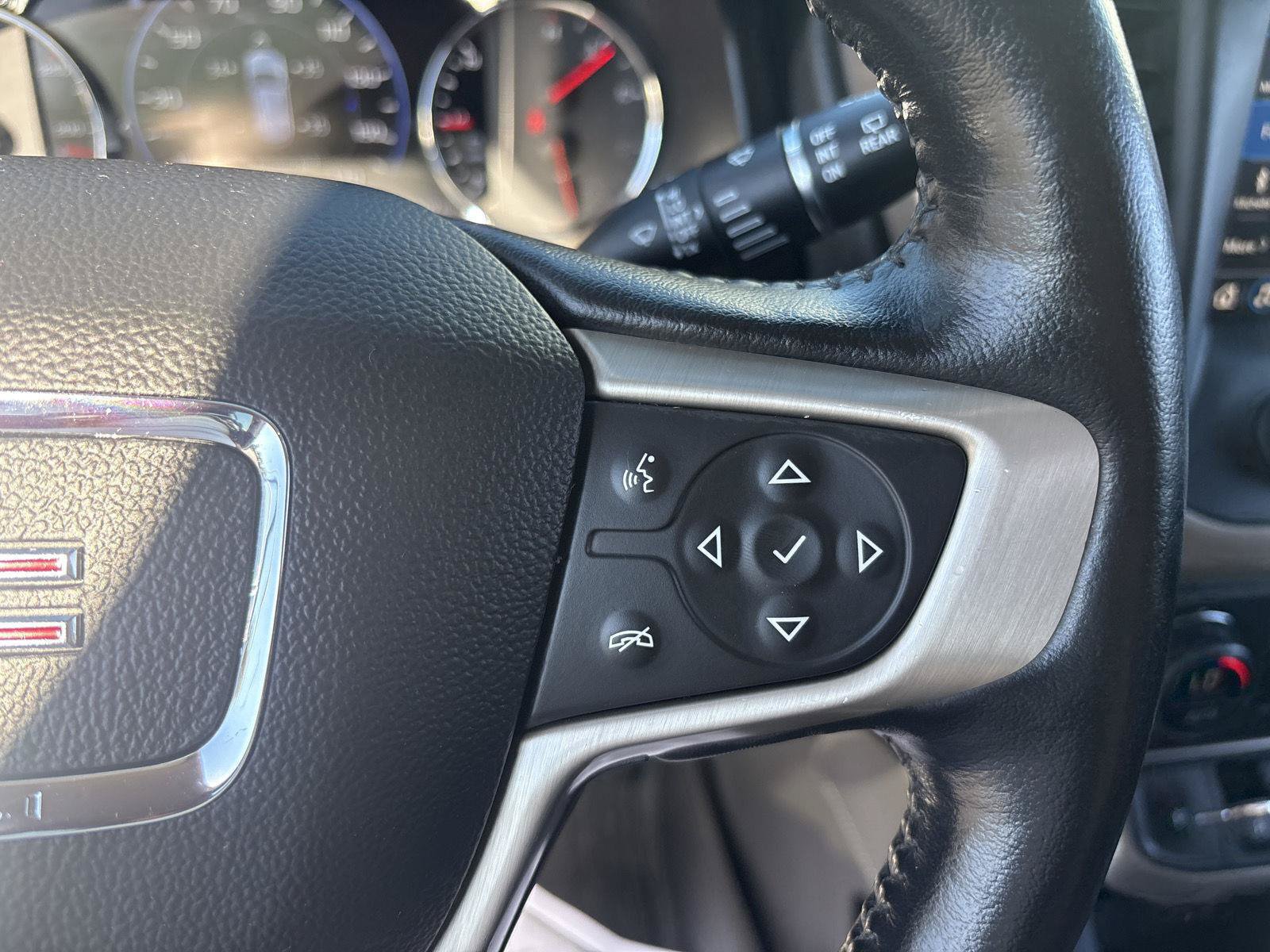 Used 2020 GMC Acadia Denali AWD/4WD image 19