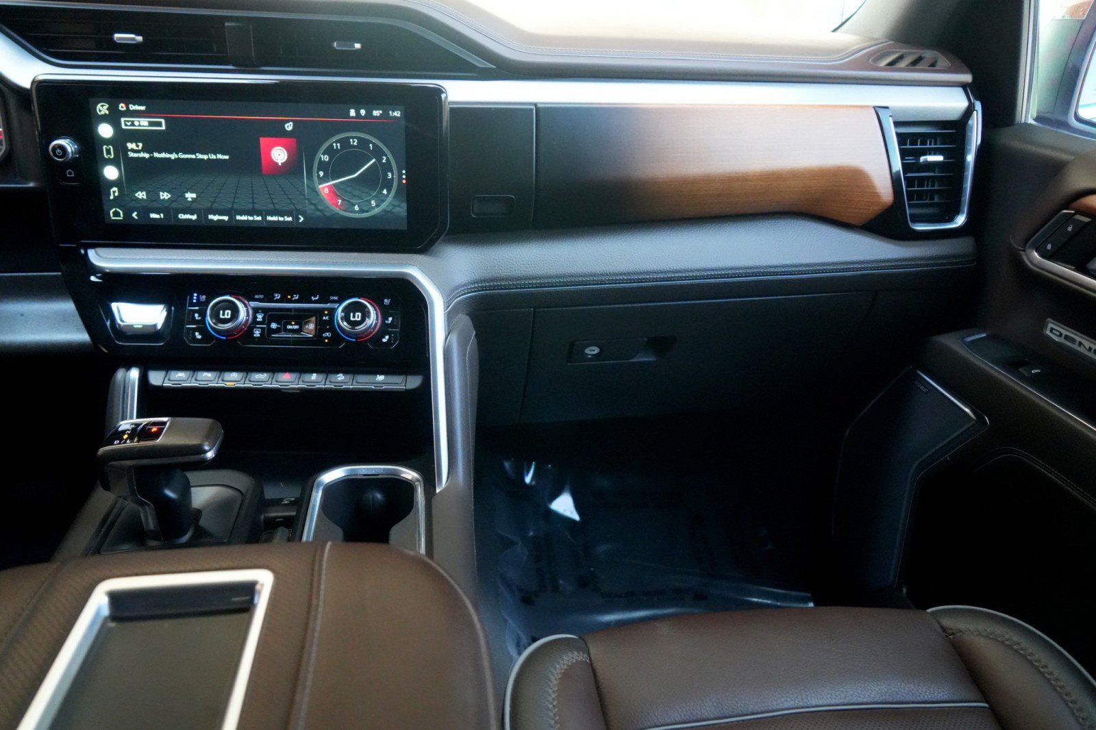 Used 2022 GMC Sierra 1500 Denali w/ Denali Reserve Package AWD/4WD image 10