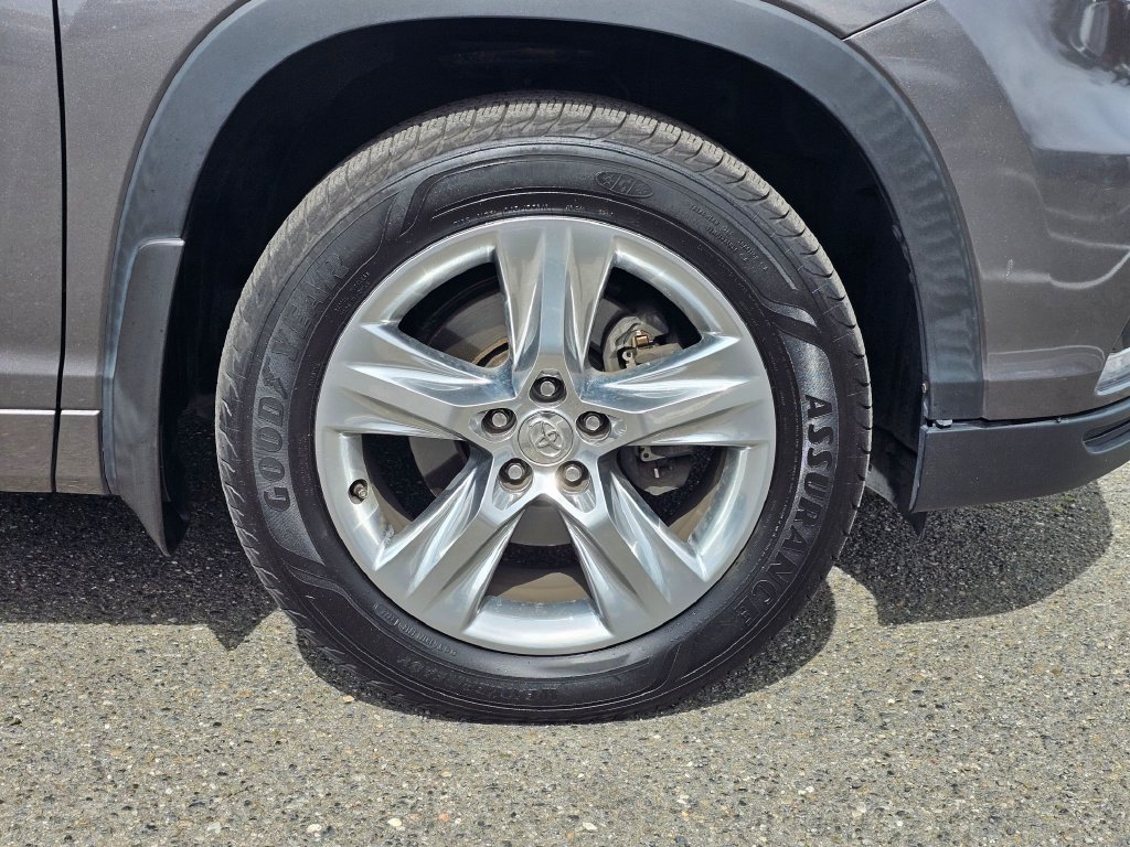 Used 2015 Toyota Highlander Limited Platinum AWD/4WD image 9