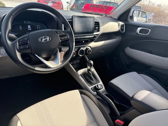 Certified 2023 Hyundai Venue SEL image 24