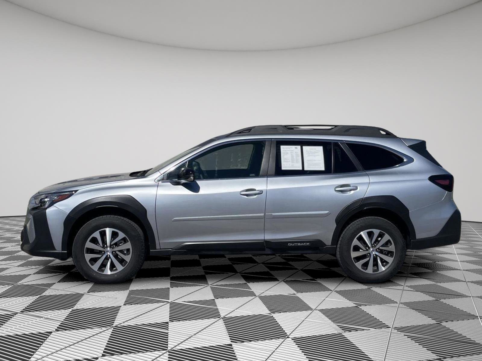 Certified 2025 Subaru Outback Premium image 4