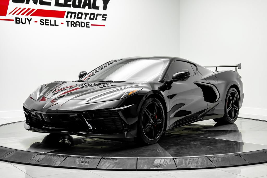 Used 2021 Chevrolet Corvette Stingray Premium Cpe w/ Engine Appearance Package RWD image 2