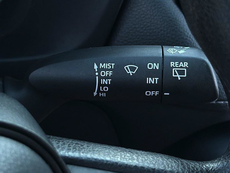 Used 2023 Toyota RAV4 LE AWD/4WD image 19