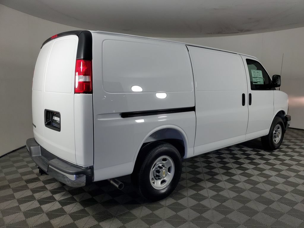 New 2026 Chevrolet Express 2500 w/ Driver Convenience Package RWD image 4