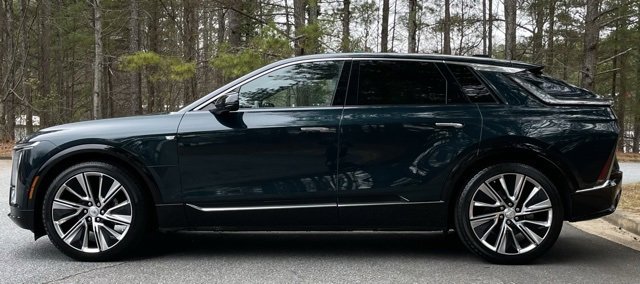 Used 2024 Cadillac Lyriq Luxury image 5