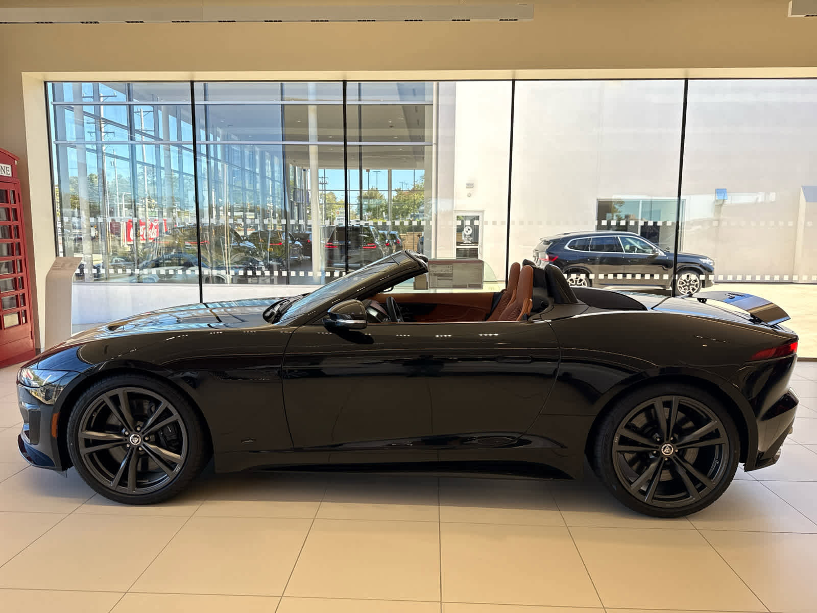 New 2024 Jaguar F-TYPE R image 5