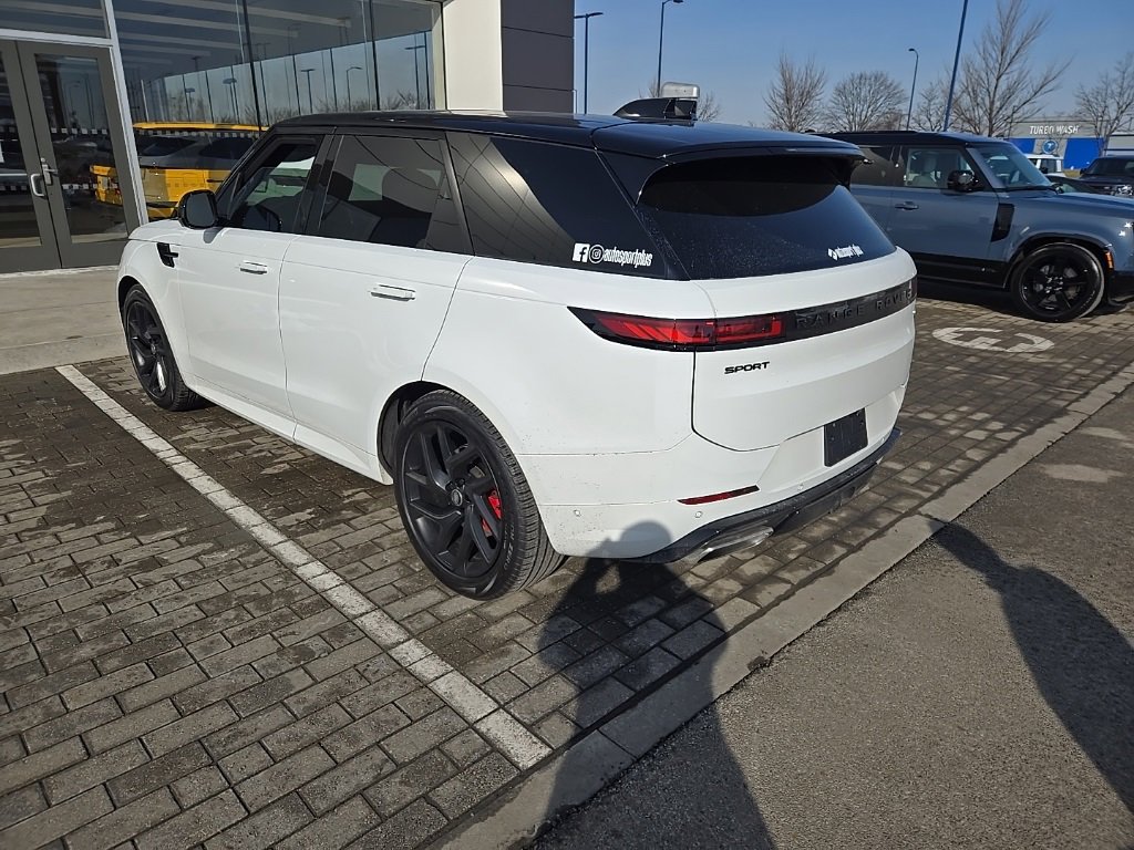 Used 2023 Land Rover Range Rover Sport SE Dynamic image 7