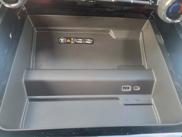 New 2026 Chevrolet Suburban High Country image 38