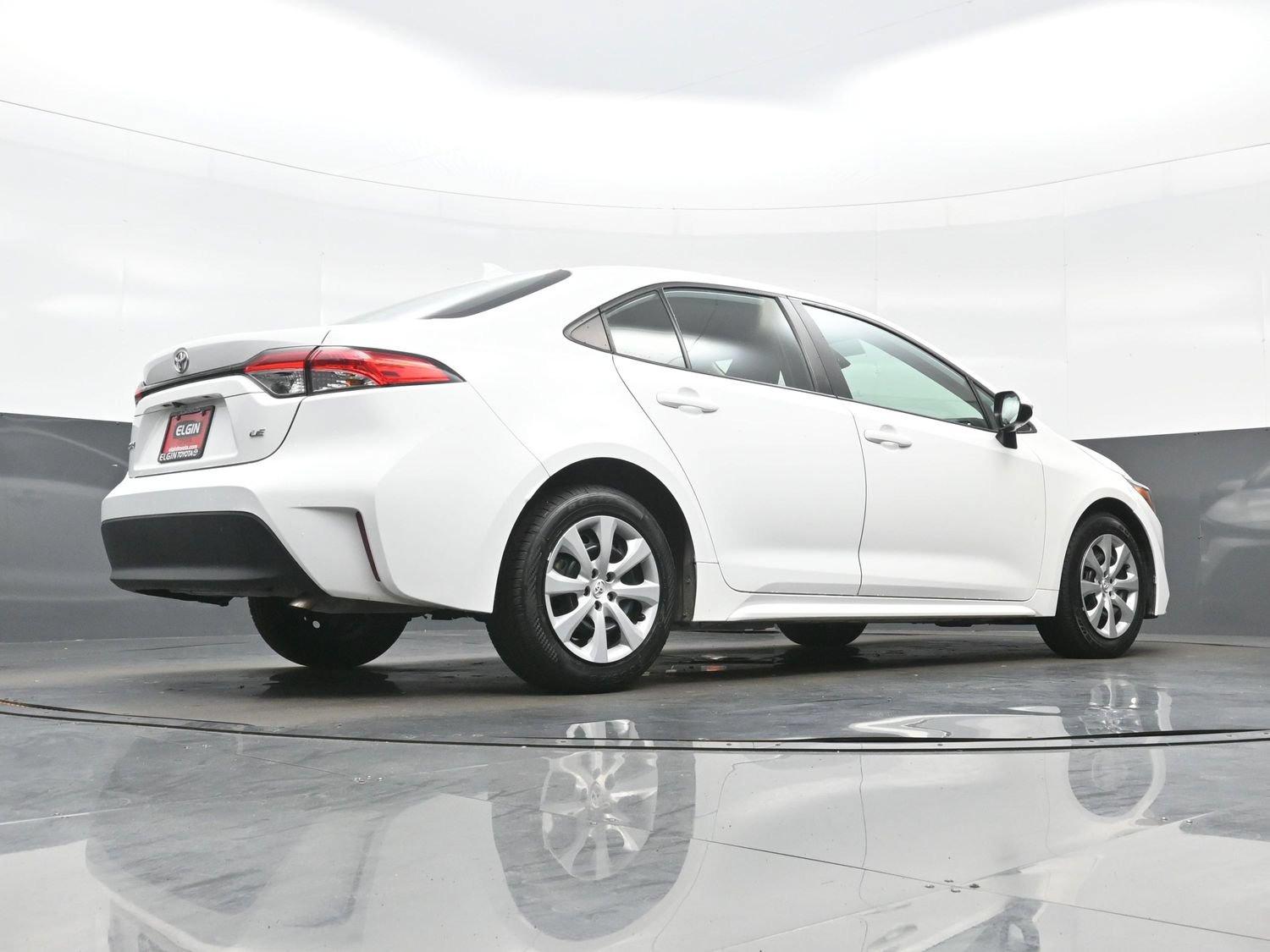 Used 2024 Toyota Corolla LE FWD image 30