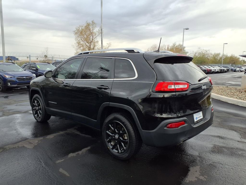 Used 2018 Jeep Cherokee Latitude Plus w/ Comfort/Convenience Group image 11