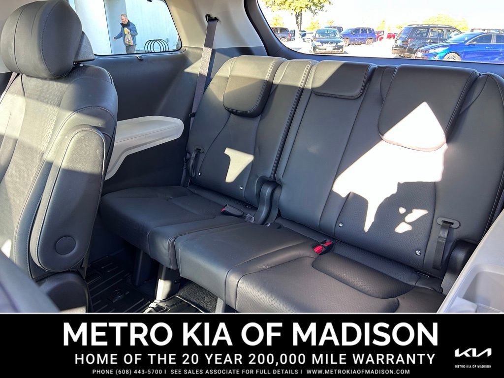 Used 2023 Kia Carnival SX Prestige image 46