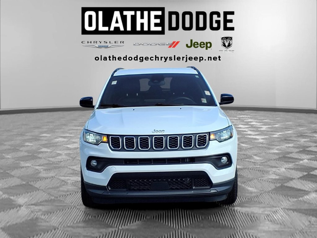 Used 2024 Jeep Compass Latitude AWD/4WD image 34