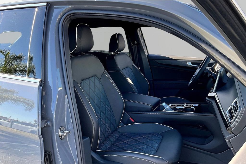 New 2026 Volkswagen Atlas Cross Sport SEL Premium R-Line AWD/4WD image 30