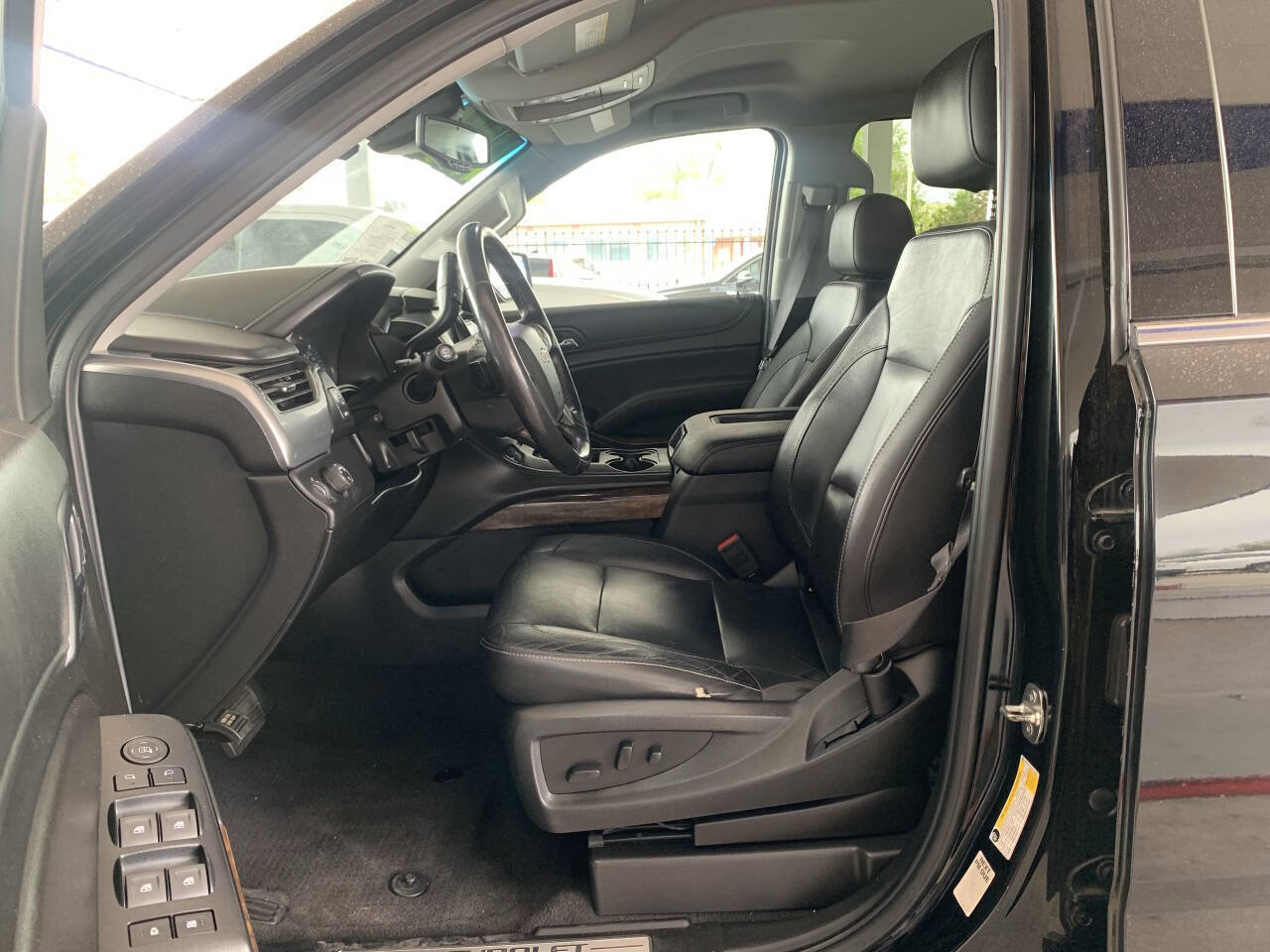 Used 2019 Chevrolet Suburban LT image 6