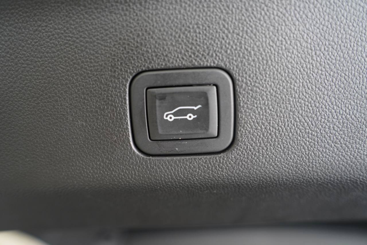 Used 2024 Chevrolet Tahoe Premier AWD/4WD image 35