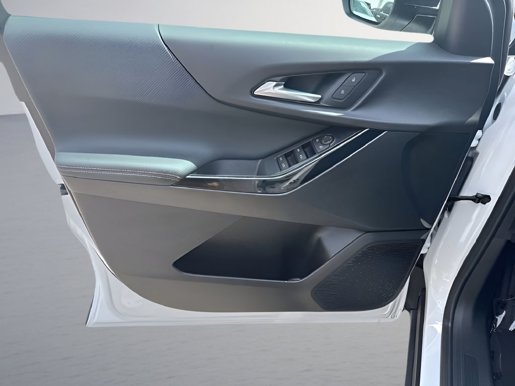 New 2027 Chevrolet Equinox LT FWD image 24