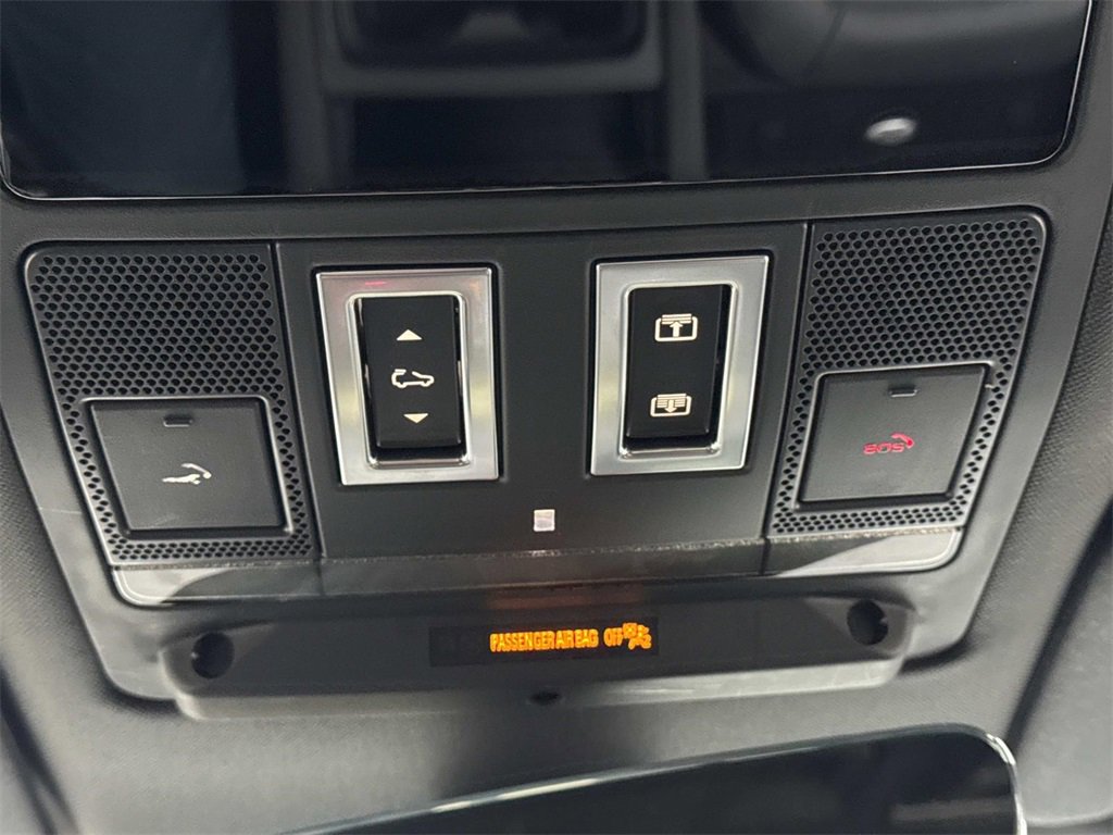 Used 2023 Land Rover Defender 110 S image 20