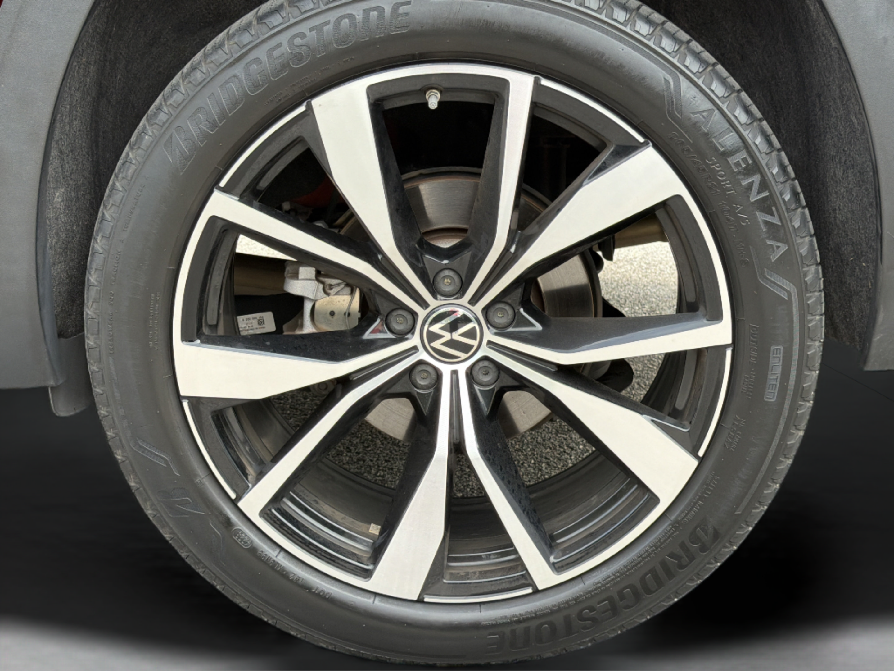 Used 2024 Volkswagen Atlas SEL Premium R-Line AWD/4WD image 33