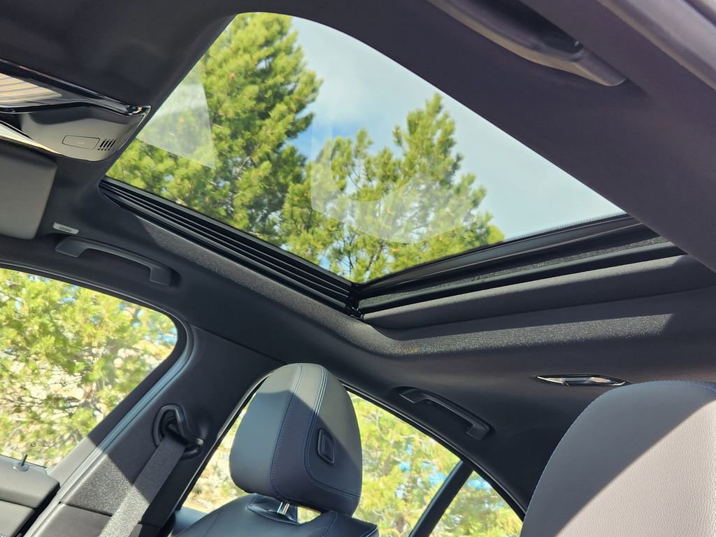 New 2026 BMW 330i xDrive Sedan w/ M Sport Package image 19