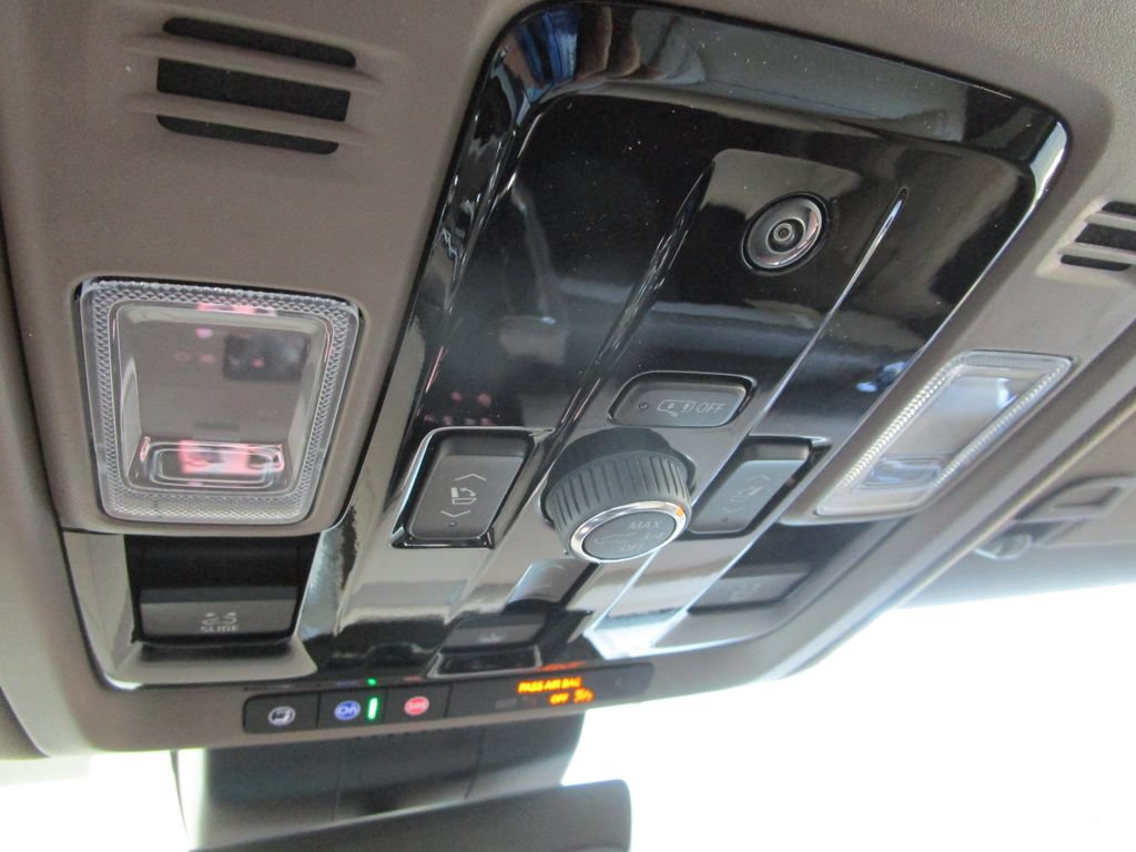 New 2026 GMC Yukon XL Denali w/ Advanced Technology Package RWD image 41