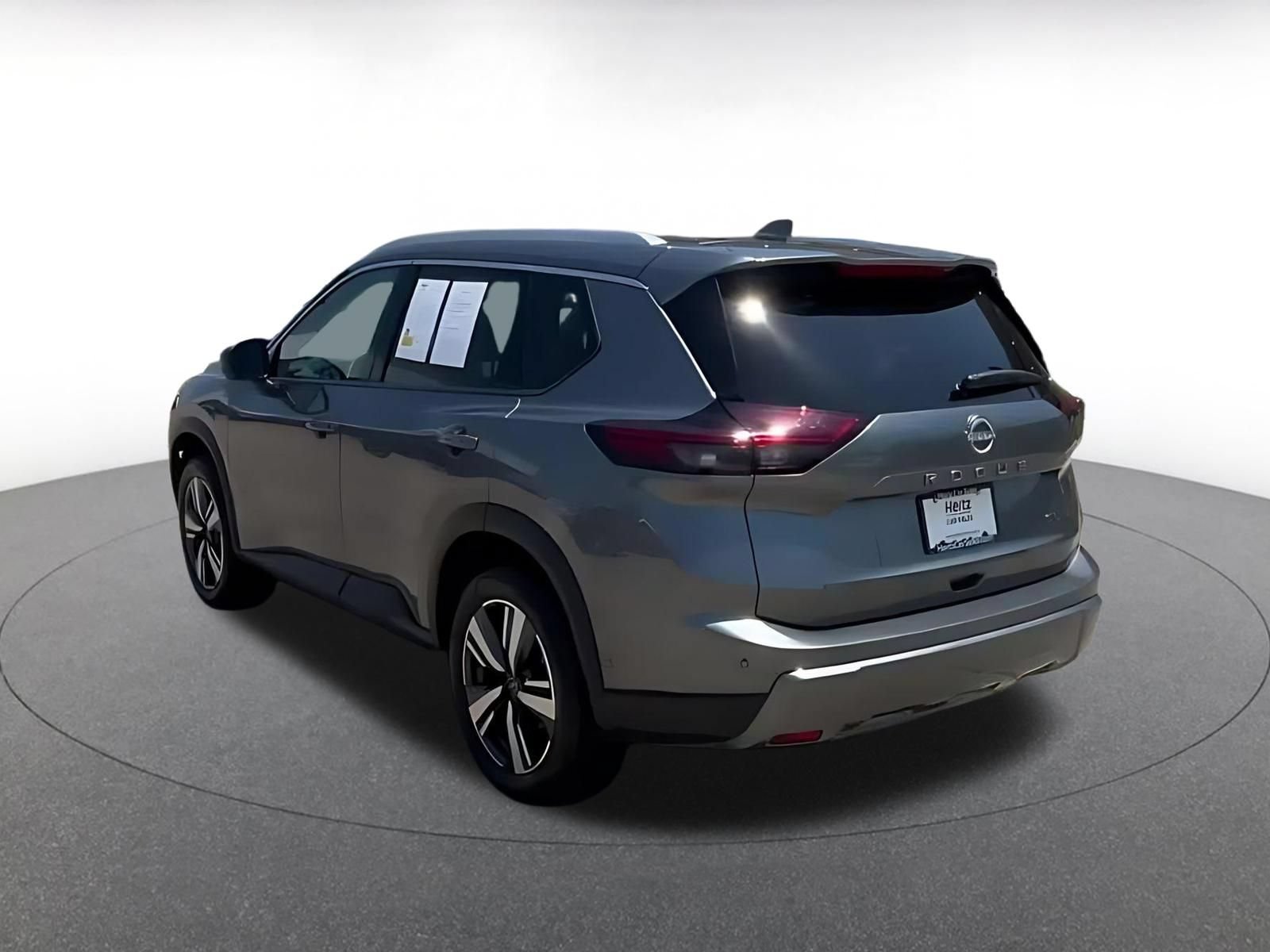 Used 2026 Nissan Rogue SL FWD image 12