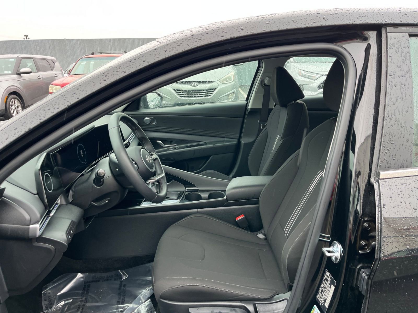 Used 2025 Hyundai Elantra SEL image 27