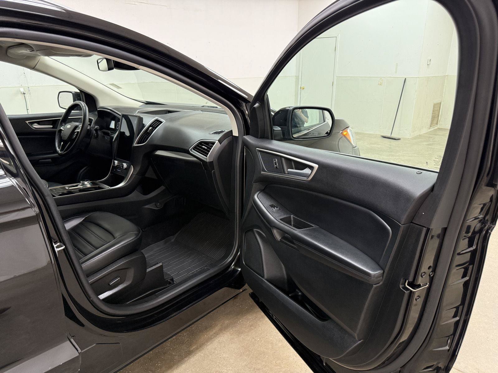 Used 2023 Ford Edge SEL w/ Convenience Package AWD/4WD image 30