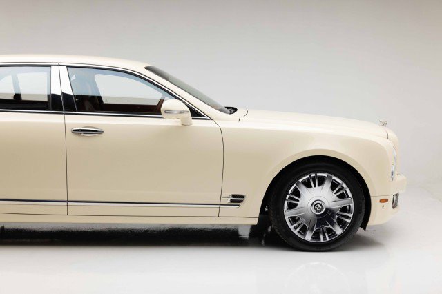 Used 2012 Bentley Mulsanne image 23