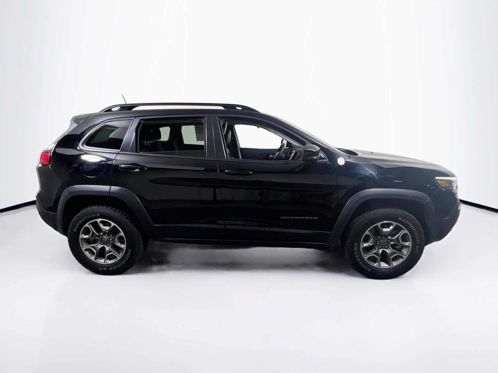 Used 2022 Jeep Cherokee Trailhawk w/ Sun, Sound & Nav Group image 4