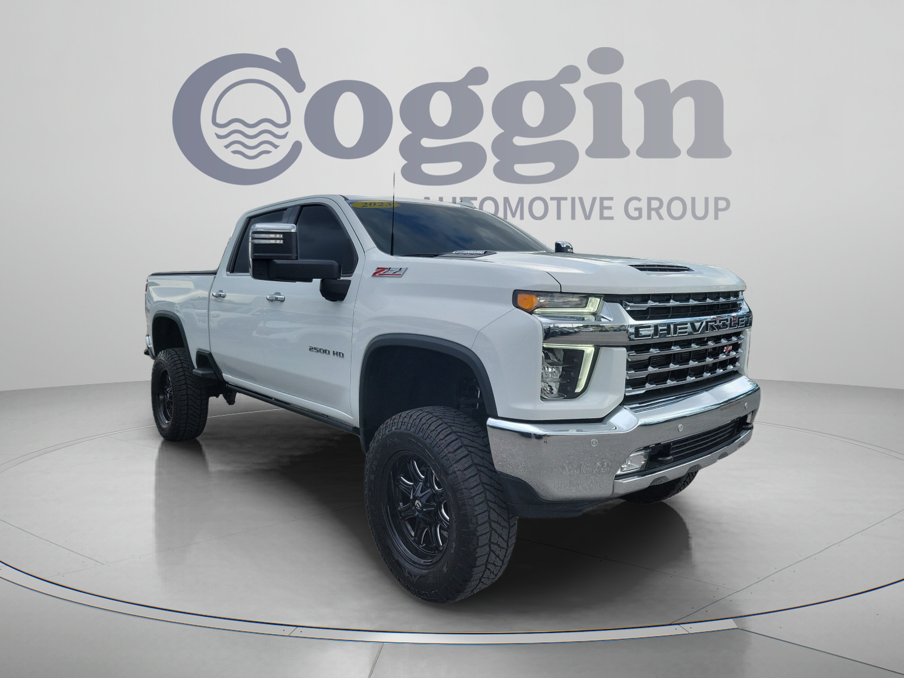 Used 2023 Chevrolet Silverado 2500 LTZ w/ LTZ Premium Package AWD/4WD image 4