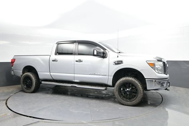 Used 2016 Nissan Titan XD AWD/4WD image 3