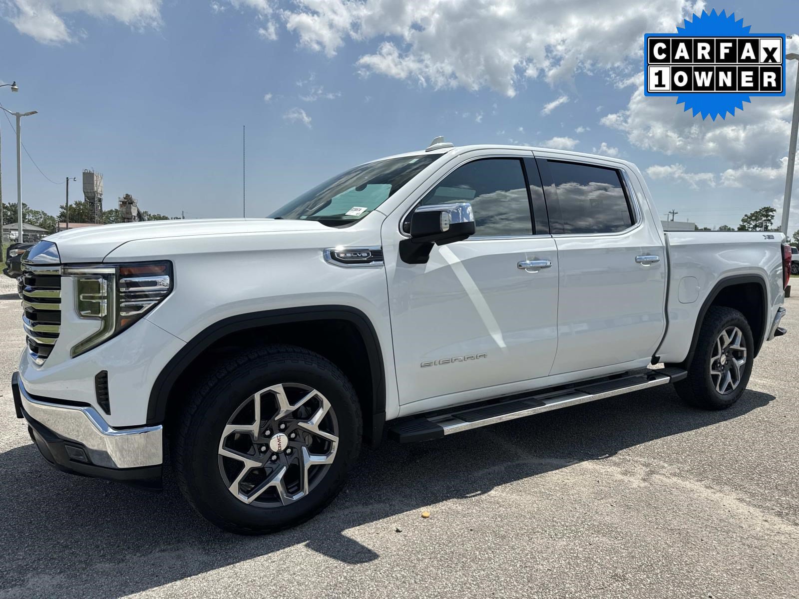 Used 2023 GMC Sierra 1500 SLT w/ SLT Premium Package AWD/4WD image 8