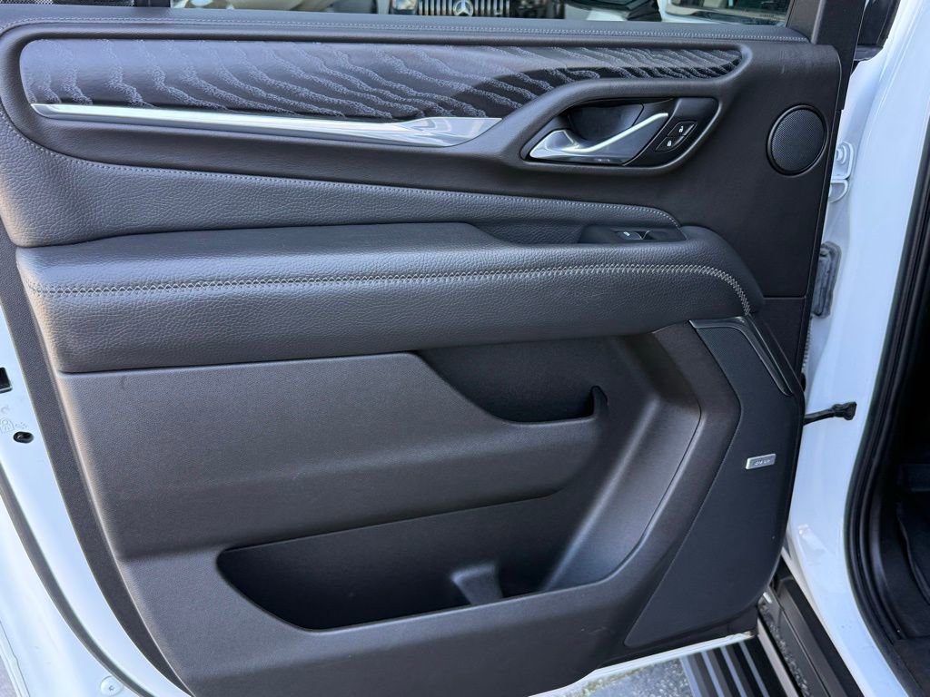Used 2021 GMC Yukon XL Denali w/ Denali Premium Package image 28