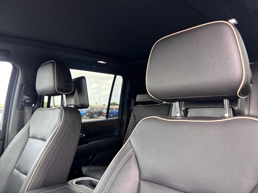 Used 2021 Chevrolet Suburban Premier w/ Premium Package AWD/4WD image 10