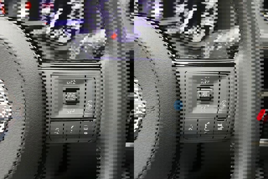 Used 2023 Nissan Rogue SV w/ SV Premium Package image 21