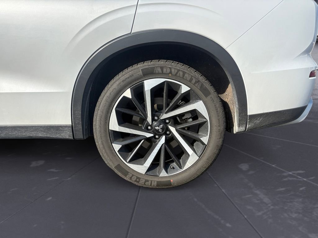 Used 2024 Mitsubishi Outlander SE image 14