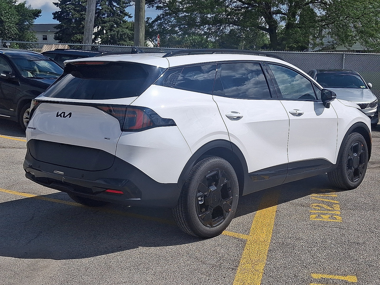 New 2027 Kia Sportage X-Line AWD/4WD image 3