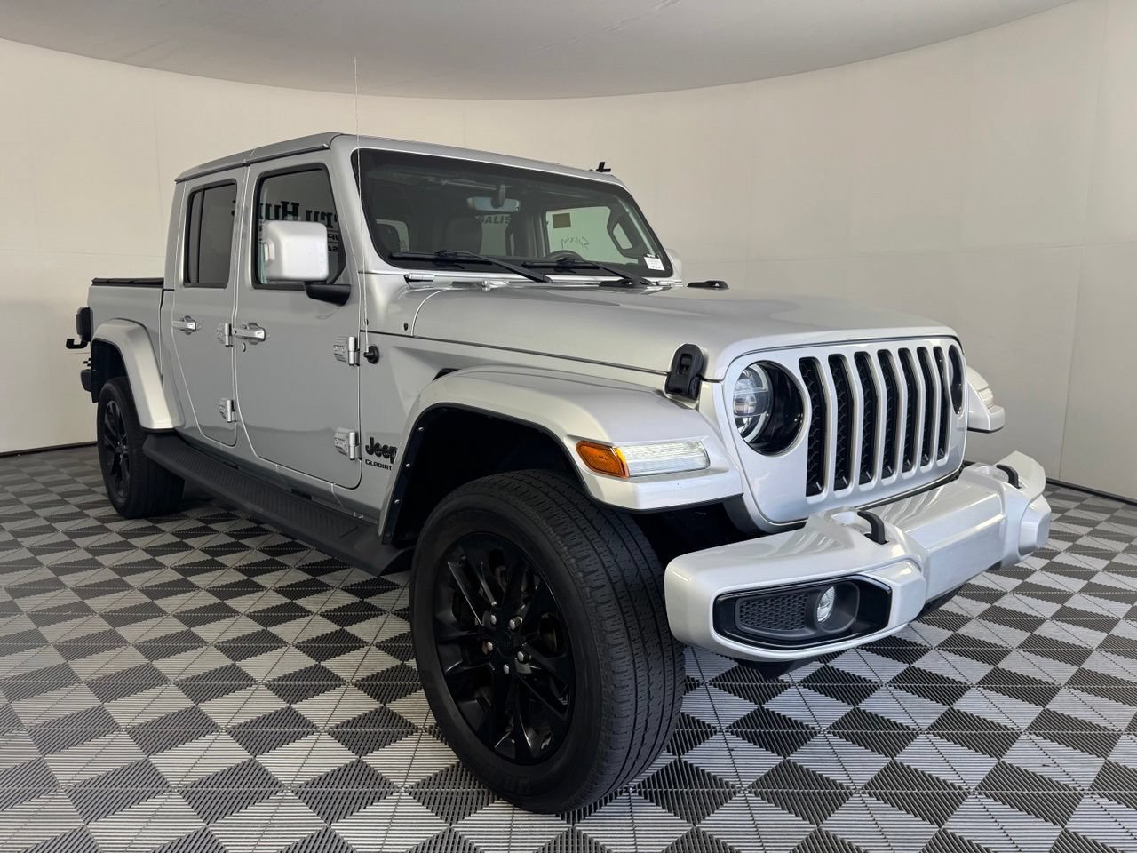 Used 2022 Jeep Gladiator Overland AWD/4WD image 6