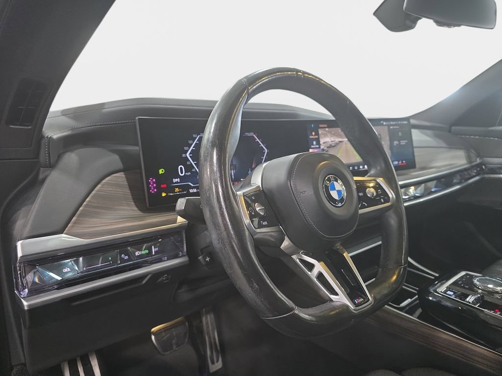 Certified 2023 BMW 760i xDrive AWD/4WD image 18