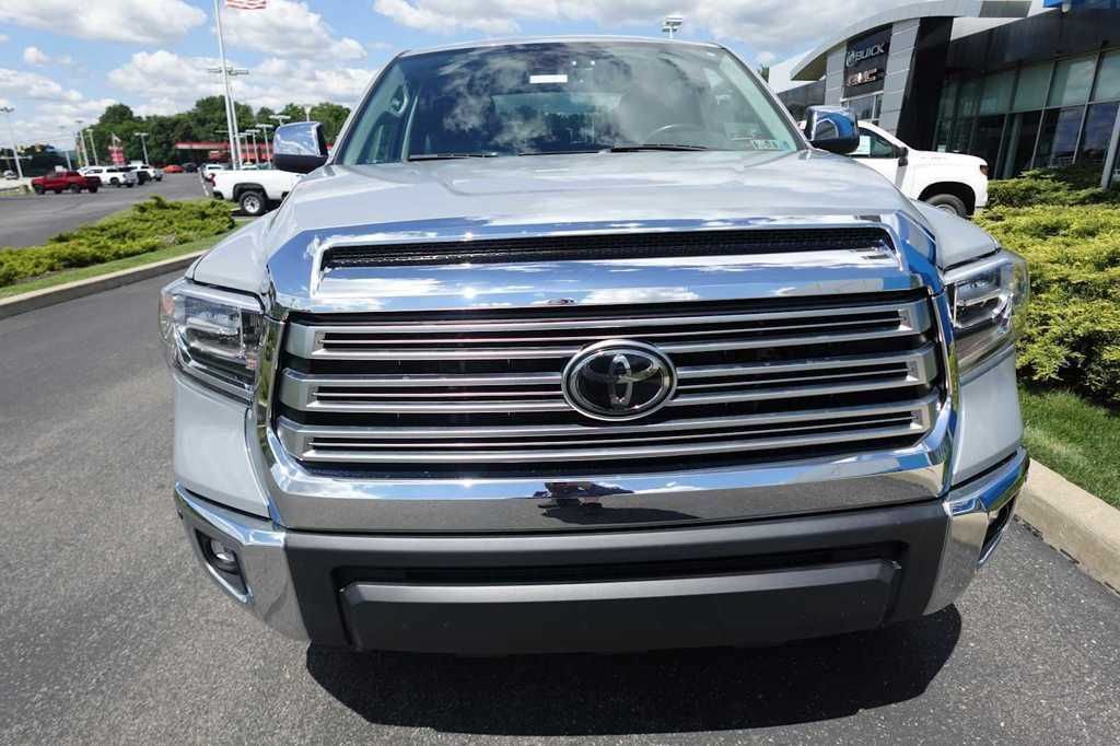 Used 2021 Toyota Tundra Limited w/ Limited Premium Package AWD/4WD image 3