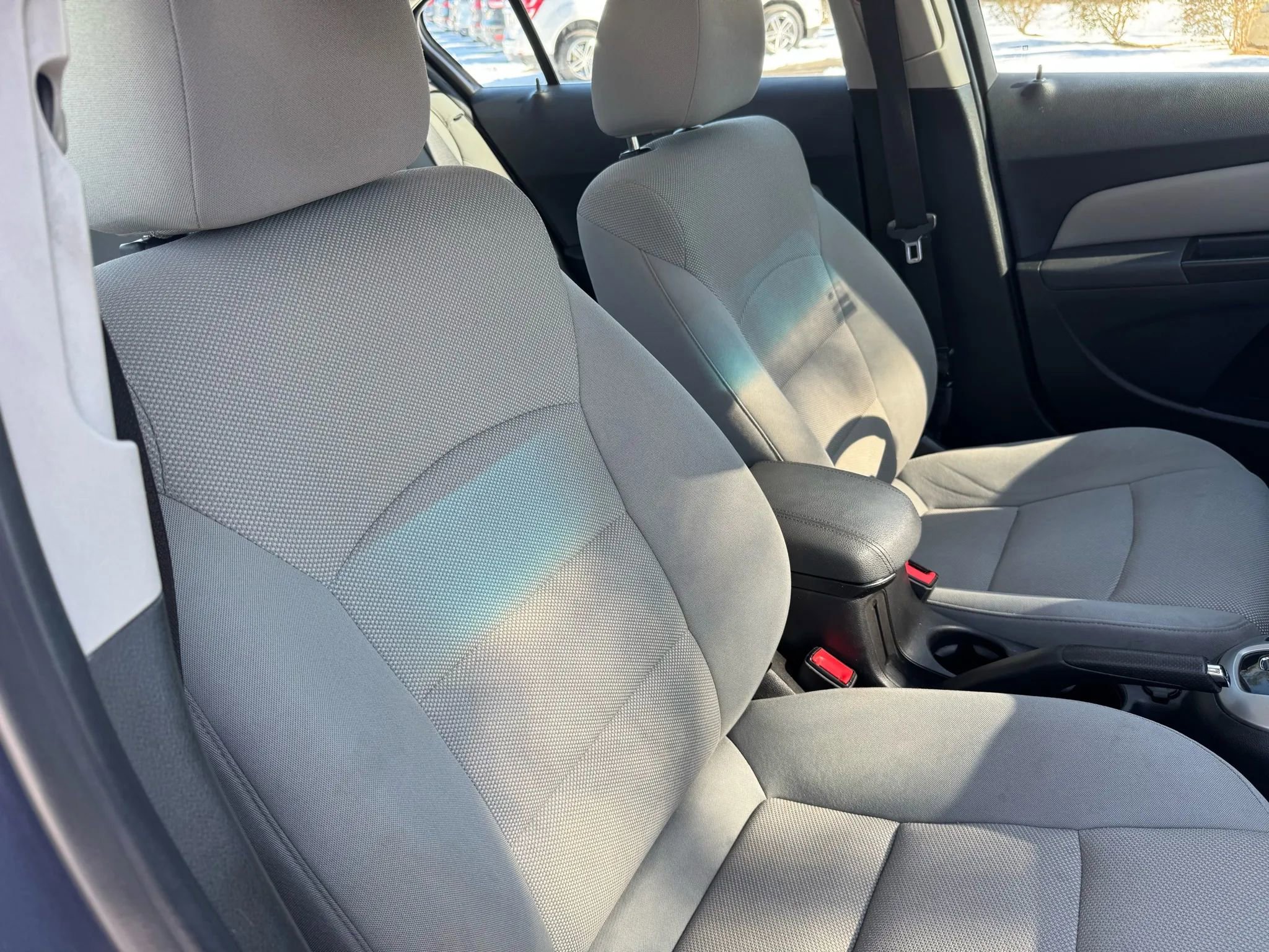 Used 2014 Chevrolet Cruze LT image 23