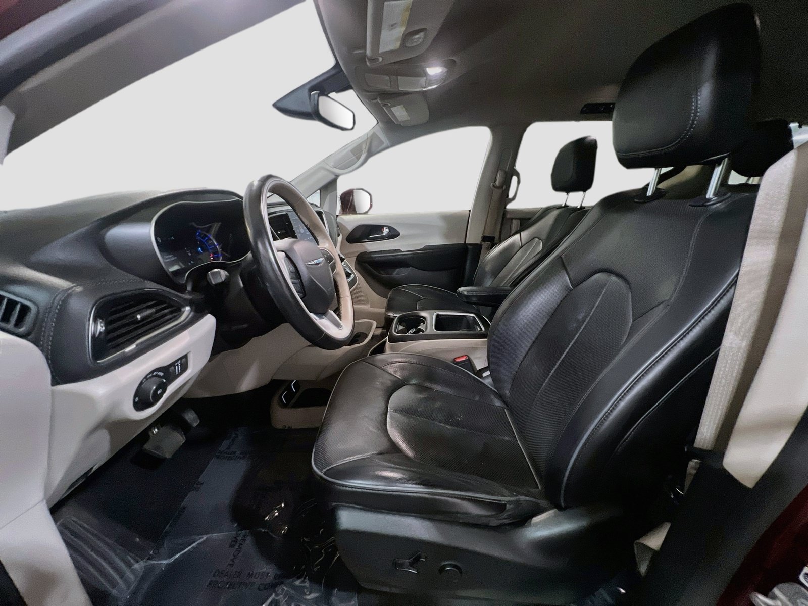 Used 2020 Chrysler Pacifica Limited FWD image 16