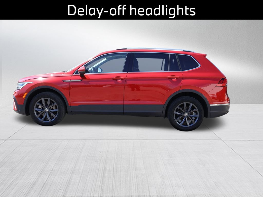 Certified 2023 Volkswagen Tiguan SE w/ Panoramic Sunroof Package AWD/4WD image 10