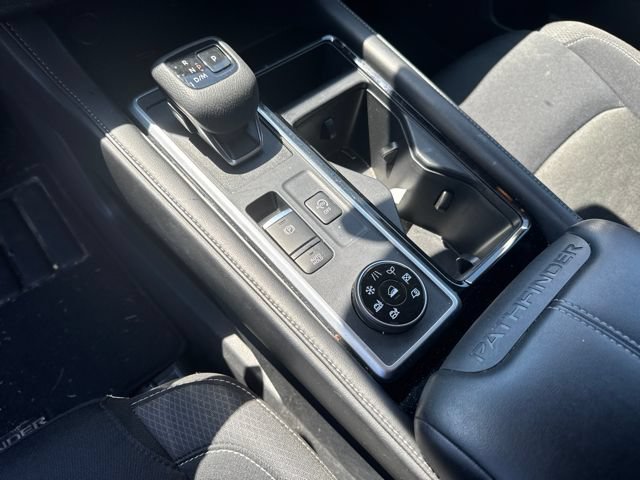 Used 2024 Nissan Pathfinder SV AWD/4WD image 15