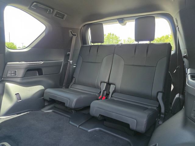 New 2026 Lexus LX 600 4WD w/ Luxury Package image 17