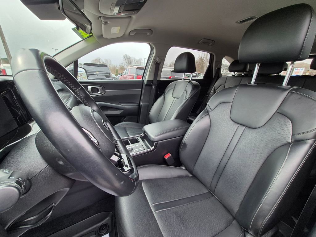 Used 2021 Kia Sorento S image 12