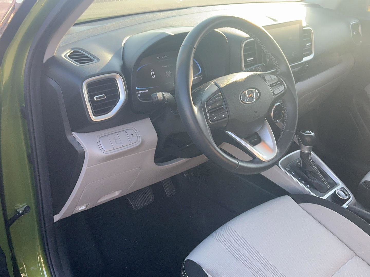 Certified 2024 Hyundai Venue SEL image 15